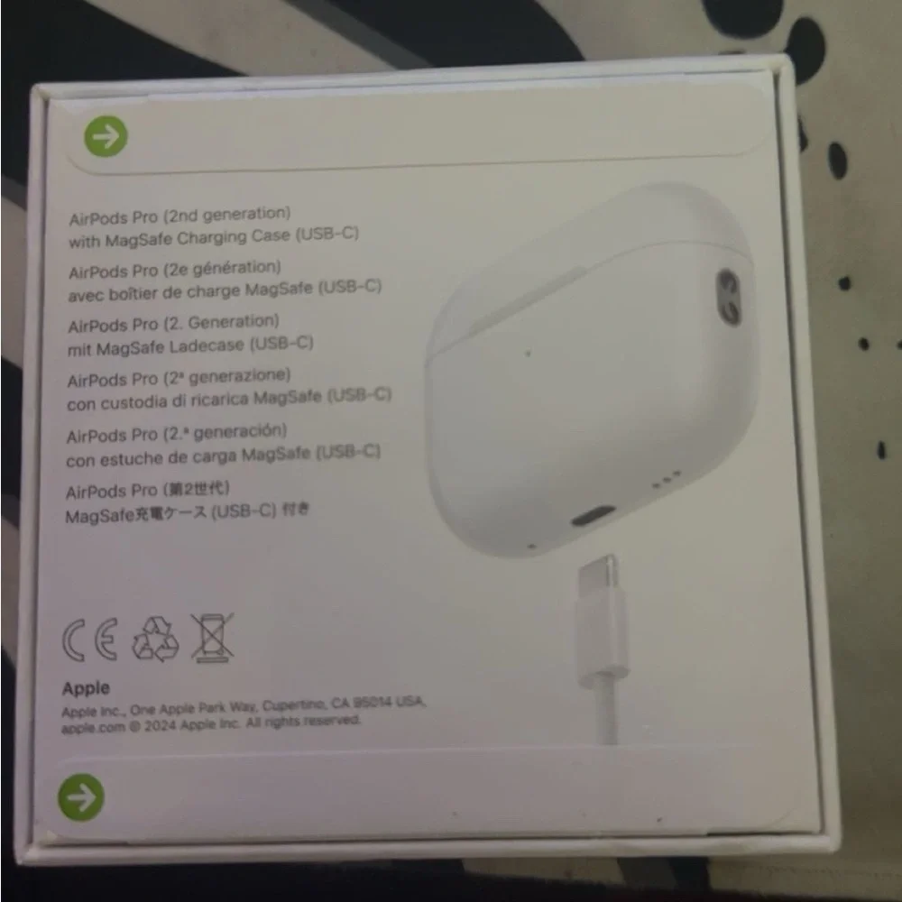 Apple AirPods Pro with MagSafe Charging Case